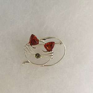 Broche chat dormeur - bijou ambre et argent